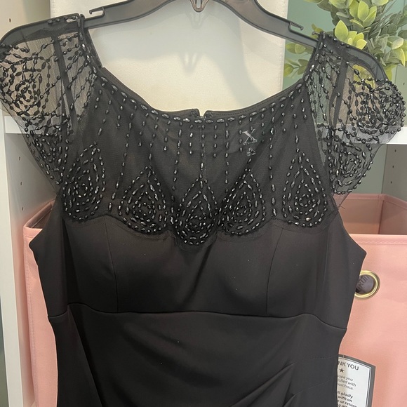 NWT black beaded cap gown - Picture 2 of 3